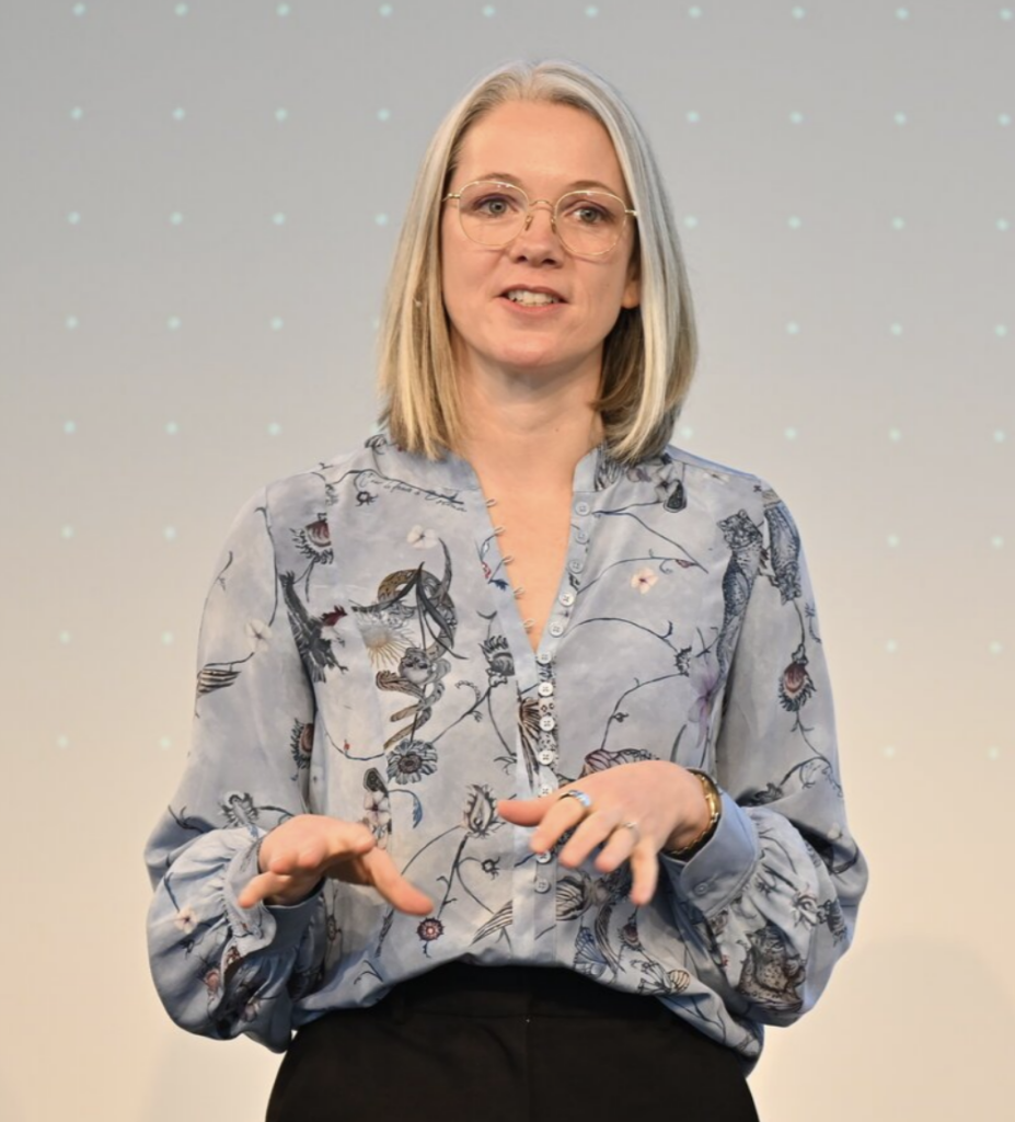 Alison Darcy, PhD, Founder and President, shares preliminary results from a study exploring user experience with rules-based vs. generative AI…